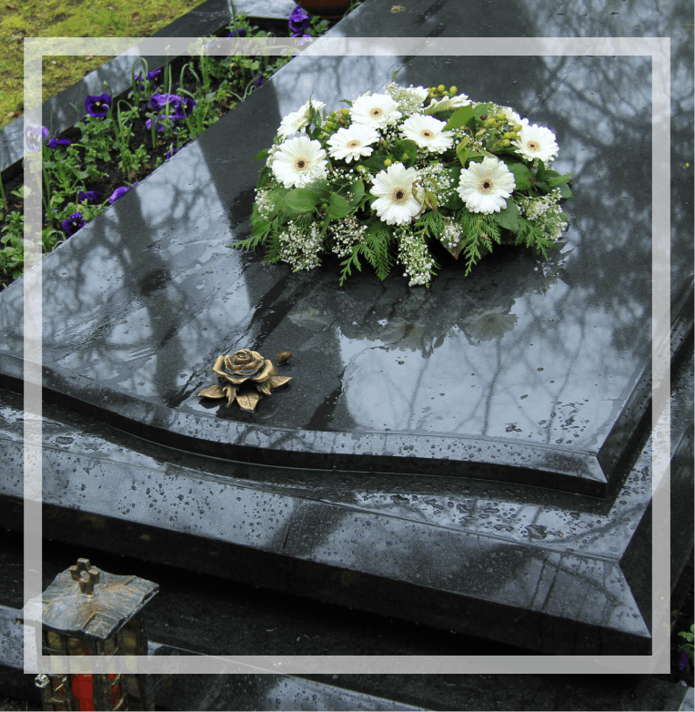 fleurs sur tombe